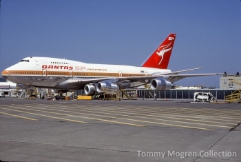 VH-EAB 747SP Qantas