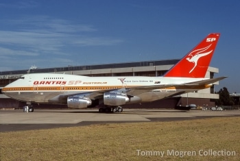 VH-EAB 747SP Qantas